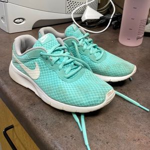 Nike womens shoes